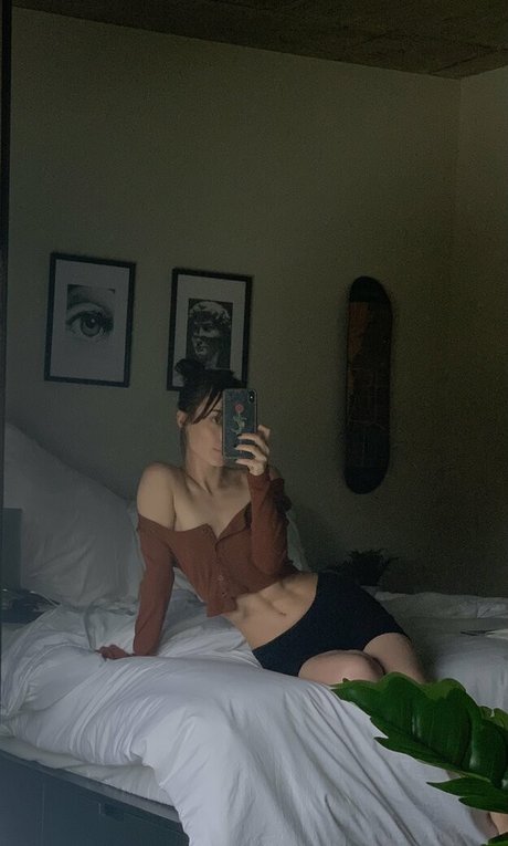 LillyyLuna model freie bild