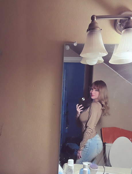 Mikahhlynn exklusive freie bild