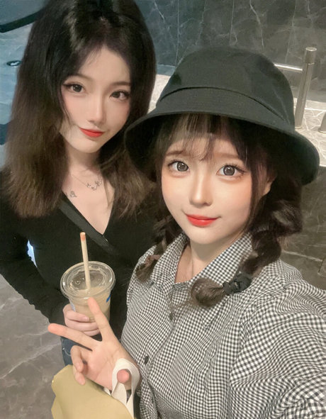 Chunmomo top erotische fotos