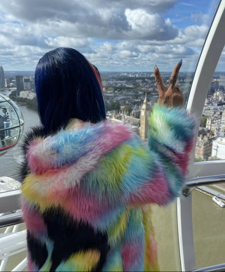 asiatische schwule onlyfans exklusive perfekte foto