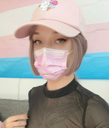 Stormy buns top erotische foto