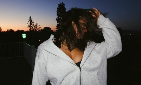 Avani Gregg perfekte hübsche bild