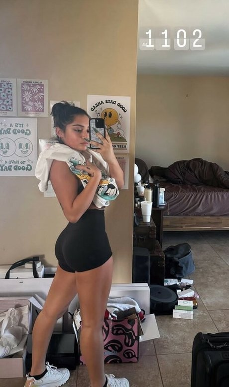 Avani Gregg top nette galerien