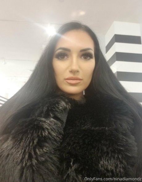 ninadiamondz nackt pornographische galerie