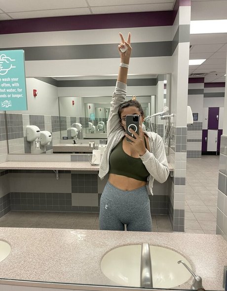 mnufo model nacktheit foto