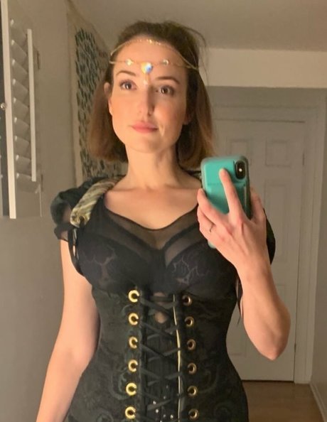 Milana Vayntrub nackt top bilder