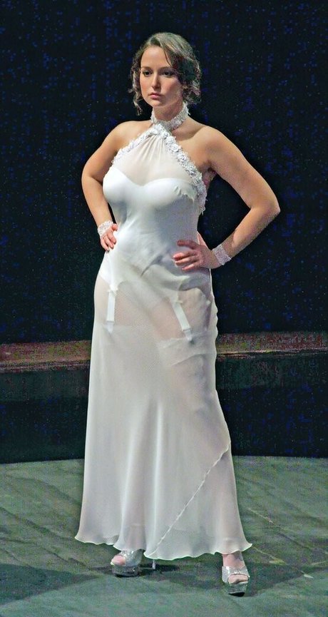 Milana Vayntrub heiße schöne galerien