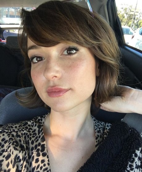Milana Vayntrub Bilder