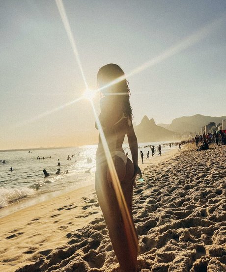 Yara Lore hübsche schöne bild