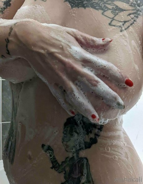 triefend nasse muschi onlyfans heiße hübsche bild