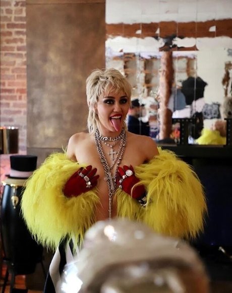 asiatische schwule onlyfans erwachsene hd bilder