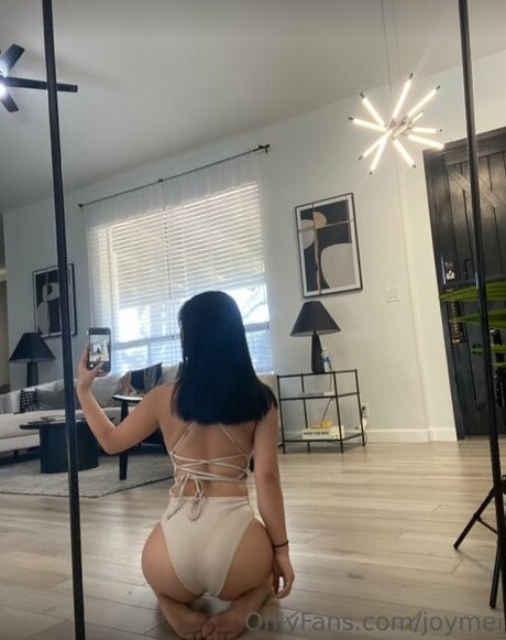 Joyce Zheng model top fotos