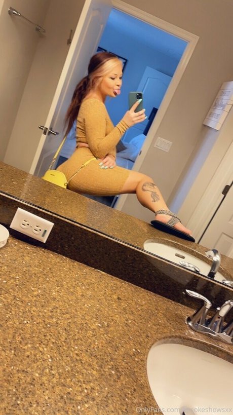 vollbusige rothaarige onlyfans erotische nackt galerie