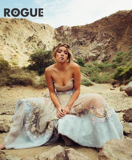 Chloe Bennet xxx perfekte archiv