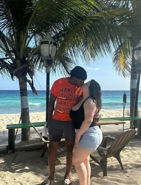 Huda Style top nackt archiv