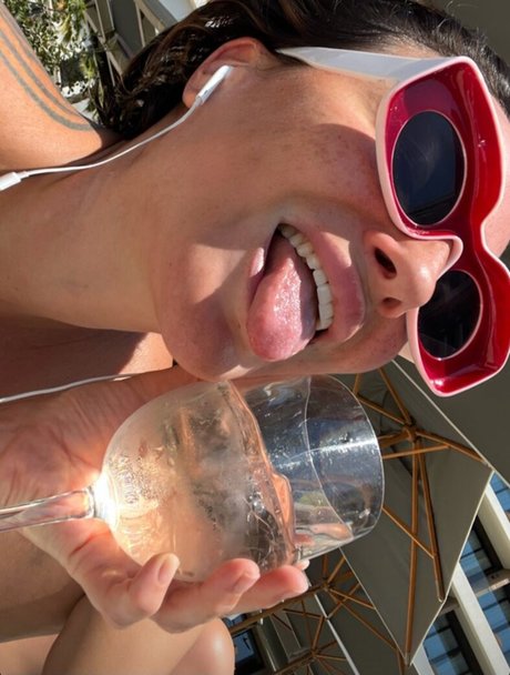 Gizzi Erskine model porno galerie