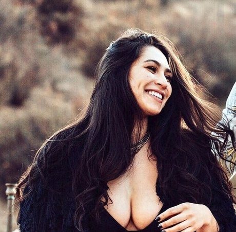 dicke trans-onlyfans erotische nacktheit bild