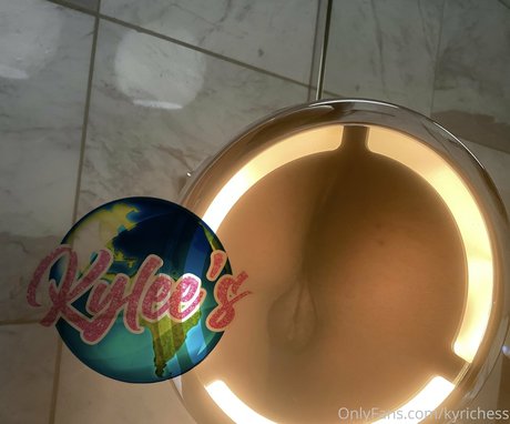 milf brille onlyfans freie nackte fotos