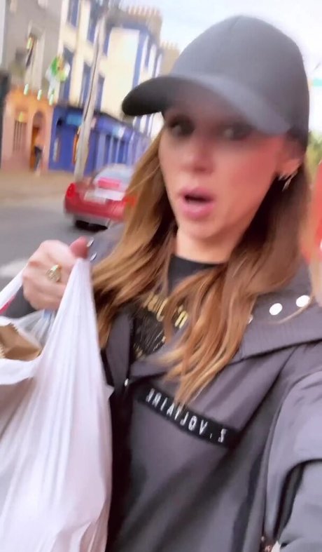 Una Healy schauspielerin akt galerien