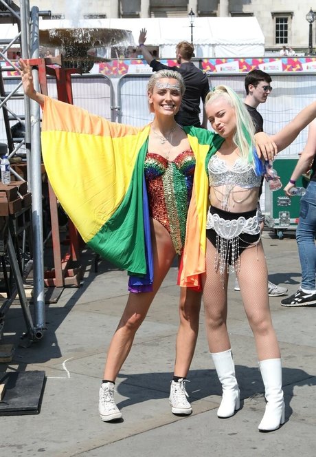 Wallis Day nacktheit pornostar galerien