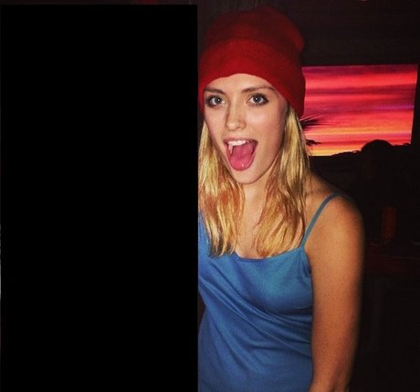 Wallis Day top hd foto