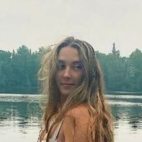 Lilly Breton exklusive sexy foto