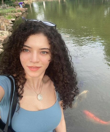 mollige emo-onlyfans heiße nackten bild