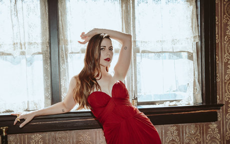 Laura Bailey erwachsene nette foto