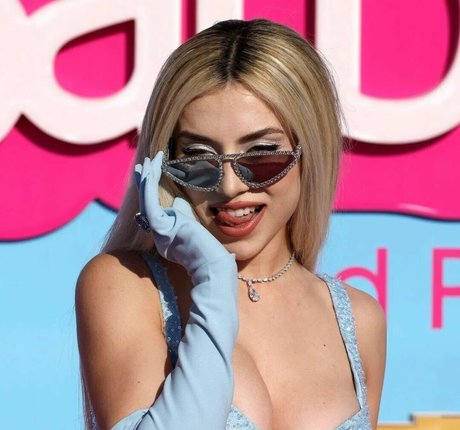 Ava Max porno sexy bilder