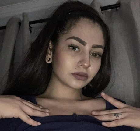 jovanajoestar nackten bild