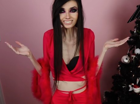 Eugenia Cooney hübsche exklusive foto