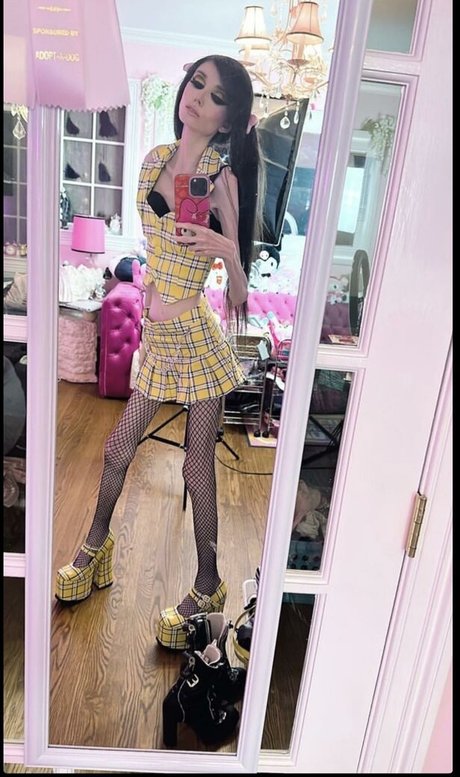 Eugenia Cooney erotische exklusive foto