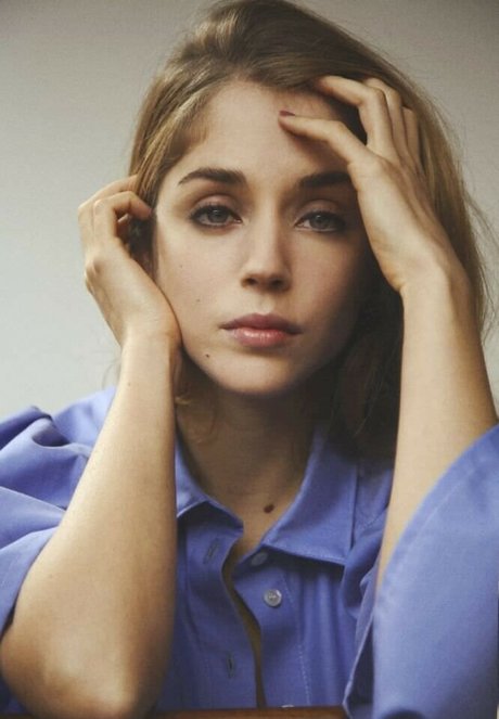 Alice Isaaz nackt beste bilder