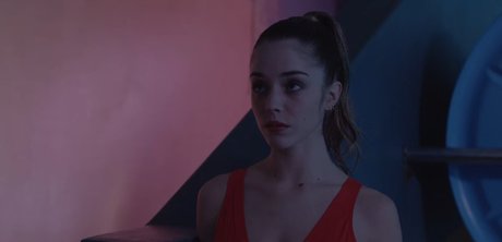 Alice Isaaz hübsche schöne galerien