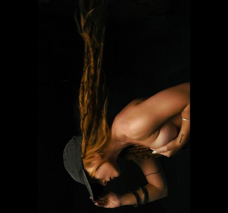 Eliza Grace top akt bilder