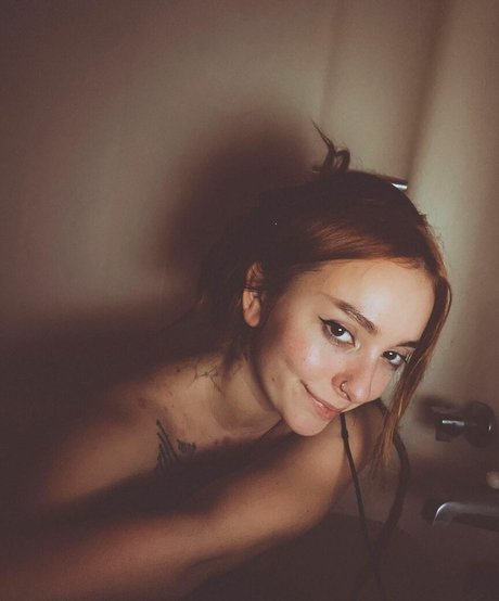 Eliza Grace kostenlose nackte bilder