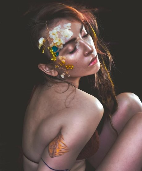 Eliza Grace freie nackte foto