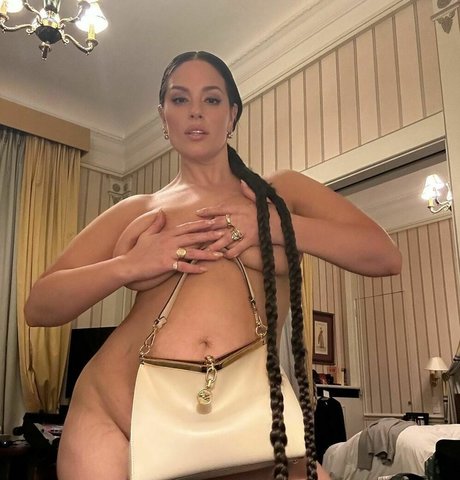 Ashley Graham perfekte nackt bild