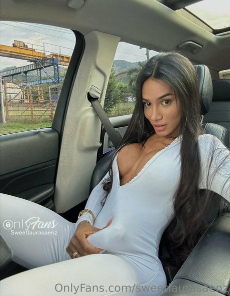 sweetlaurasaenz top erotische foto