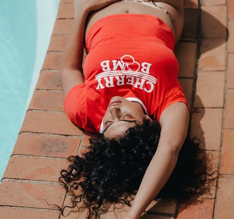 Mays Benatti model porno galerie