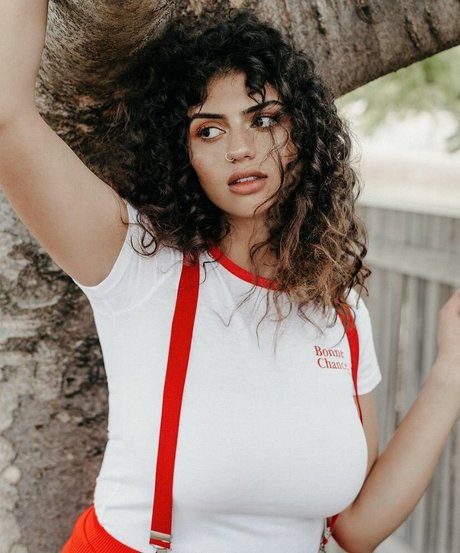 Mays Benatti xxx sexy archiv