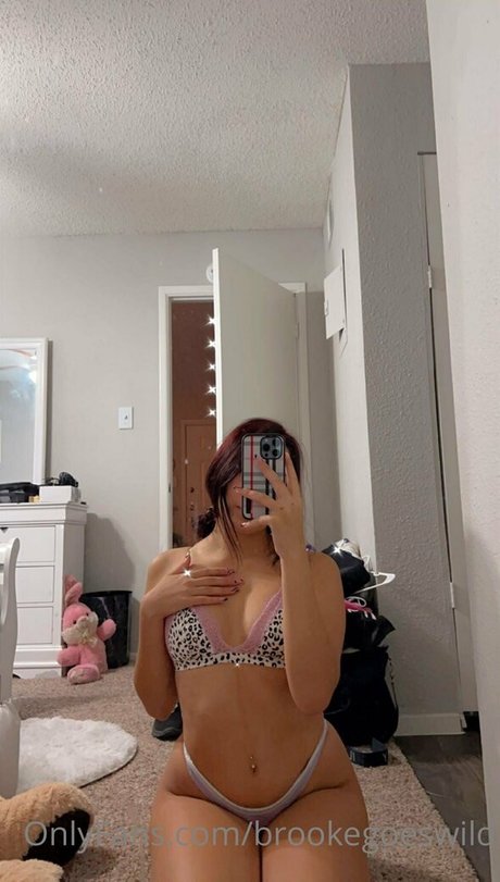 brookegoeswild nackt exklusive foto