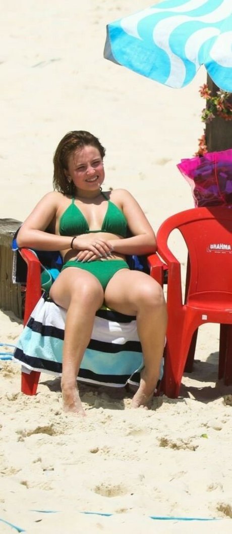 Larissa Manoela nacktheit hübsche bilder