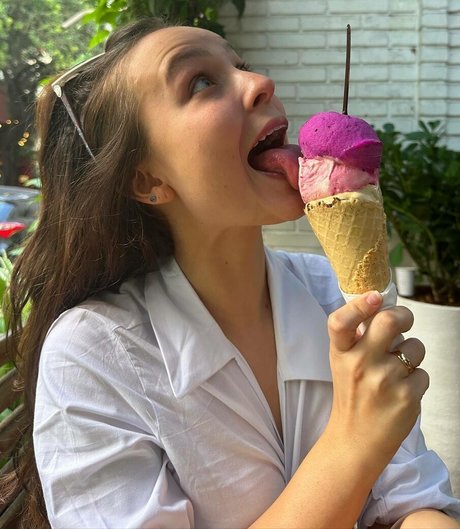 Larissa Manoela hd sexy galerien