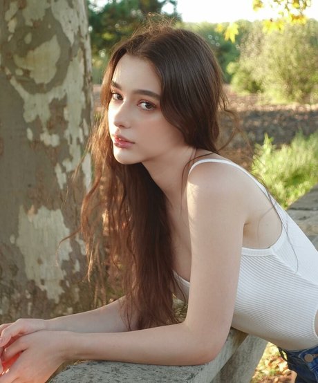 Dasha Taran sexy kunst bild