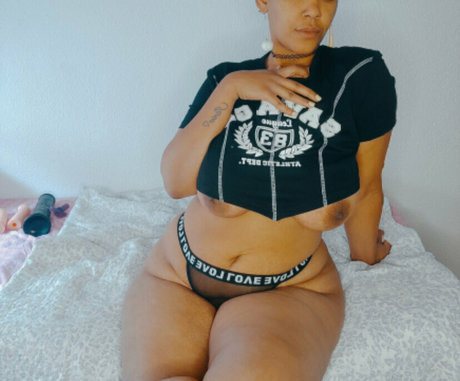 shemale cumshot onlyfans hd pornographische foto