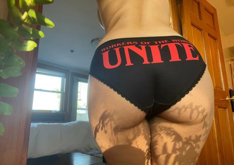 schöne asiatische onlyfans hd akt bilder