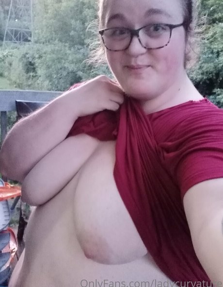 ladykeepsherlegsopen hübsche nacktheit bilder