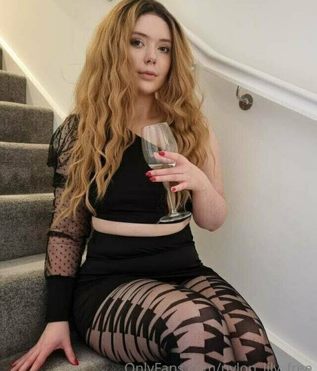 nylon lily free kunst nacktheit bild