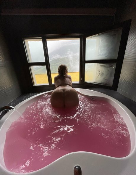 natalialozanolite exklusive schöne galerien